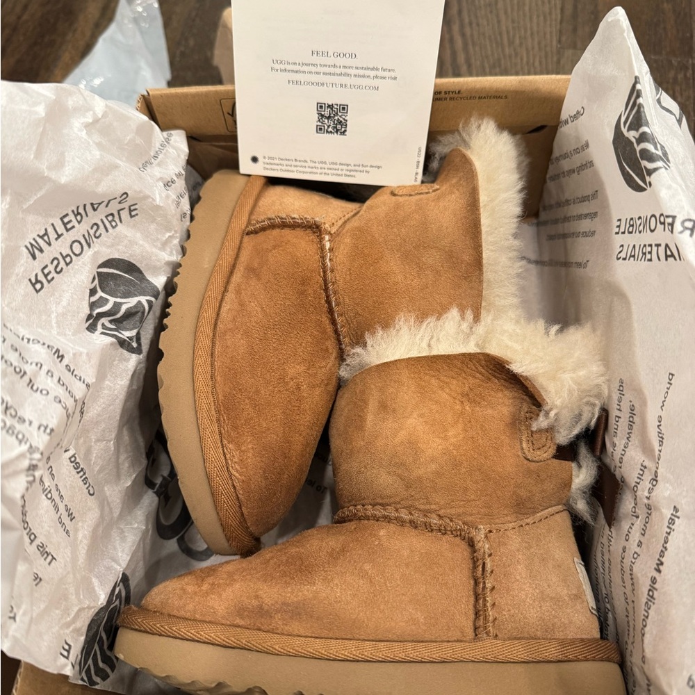 UGG Mini Bailey Bow II Boots - Chestnut 7  toddler
